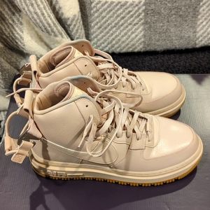 Nike Air Force 1 Women's Utility Boots Tan Size 11.5 W / 10 M like new!